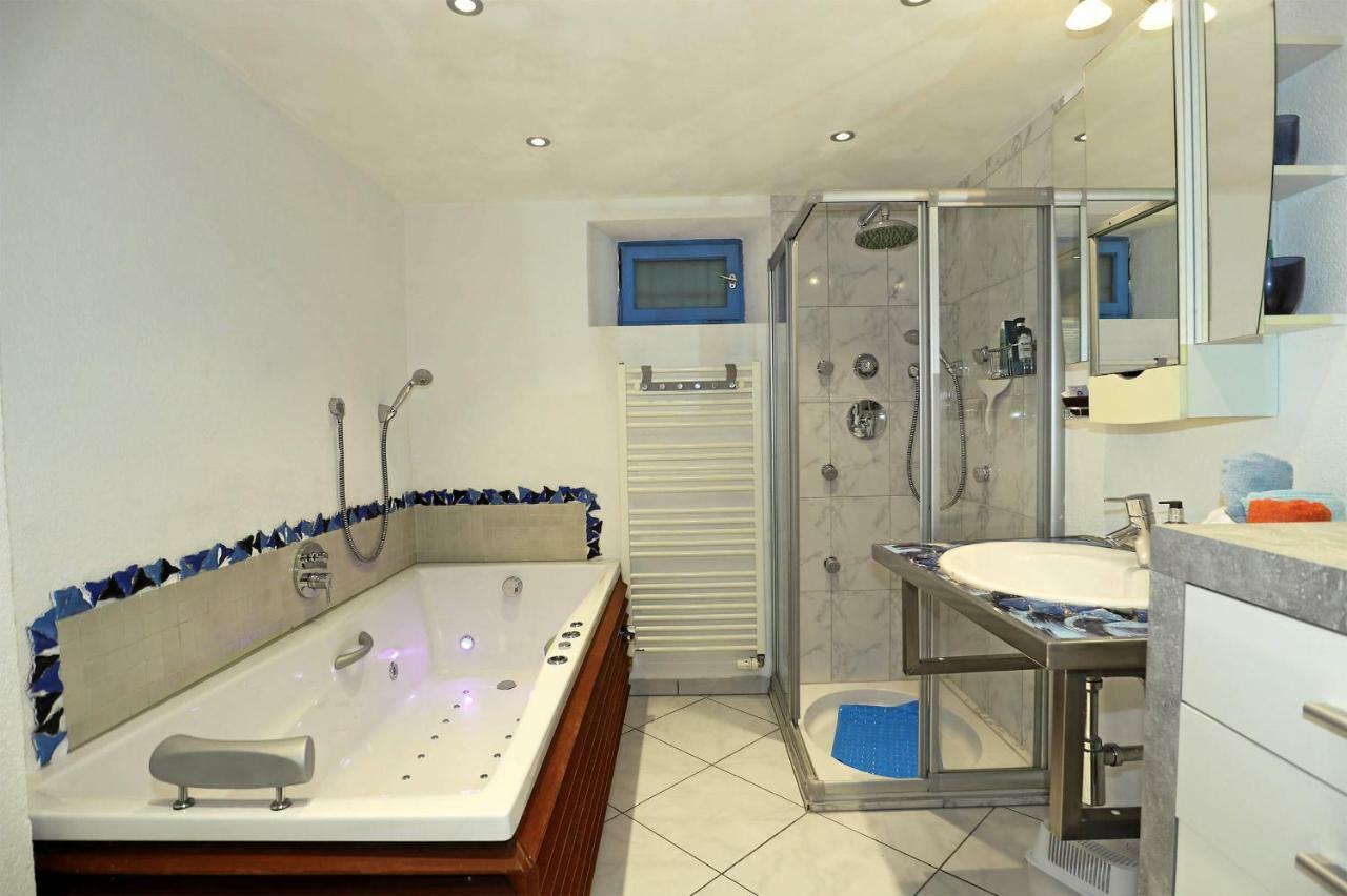 Mariposa Apartamento เอฟริงเกน-เคียร์เชน ภายนอก รูปภาพ