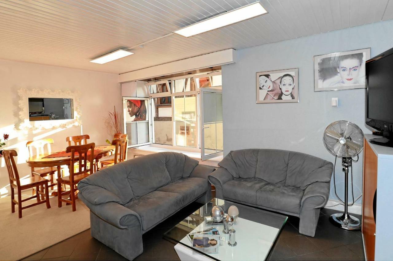Mariposa Apartamento เอฟริงเกน-เคียร์เชน ภายนอก รูปภาพ