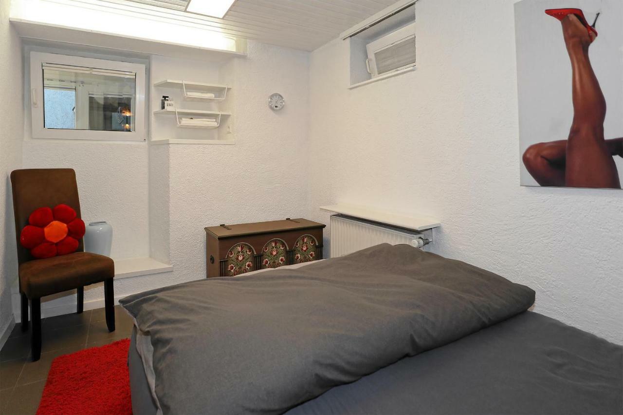 Mariposa Apartamento เอฟริงเกน-เคียร์เชน ภายนอก รูปภาพ