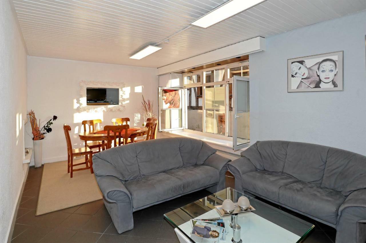 Mariposa Apartamento เอฟริงเกน-เคียร์เชน ภายนอก รูปภาพ